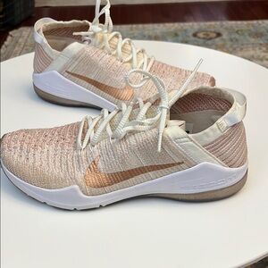 Nike Air Zoom Pegasus 36 Running Shoe (Gently Used)